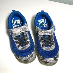 Kids Stride Rite light up sneakers